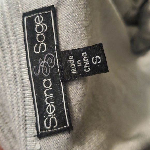 Cardigan - Picture 4 of 4